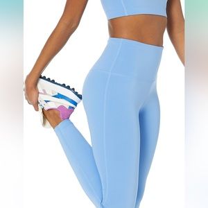 NWOT Amazon Essentials Women's Active Sculpt High-Rise Legging - Size L